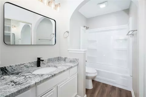 Bath - 167 Queens Xing, Centerville, OH 45458 photo 1 of 4