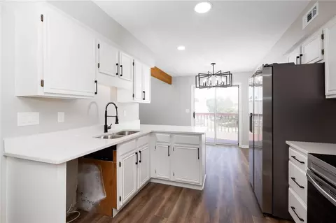 Kitchen - 167 Queens Xing, Centerville, OH 45458 photo 2 of 3