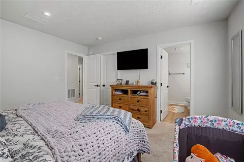 Bedroom - 1071 Brooke Ln, Xenia, OH 45385 photo 3 of 8