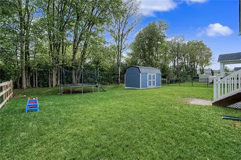 Exterior - 1071 Brooke Ln, Xenia, OH 45385 photo 8 of 10