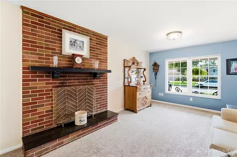 Living - 97 Mimosa Dr, Centerville, OH 45459 photo 5 of 6