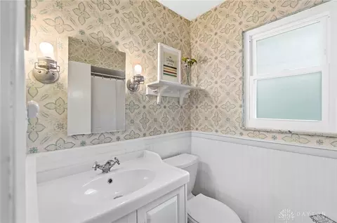 Bath - 97 Mimosa Dr, Centerville, OH 45459 photo 2 of 6