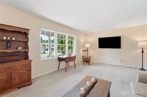 Living - 97 Mimosa Dr, Centerville, OH 45459 photo 2 of 6