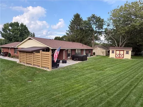Exterior - 2308 Wrenside Ln, Kettering, OH 45440 photo 6 of 10