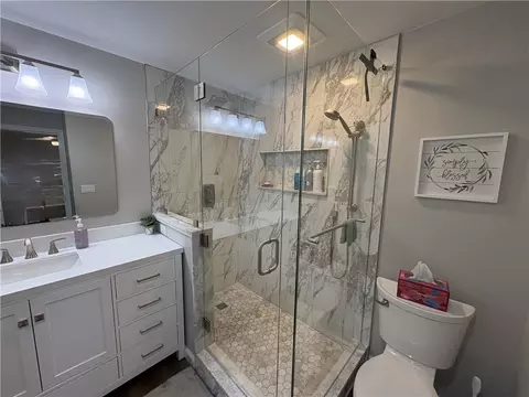 Bath - 2308 Wrenside Ln, Kettering, OH 45440 photo 2 of 4