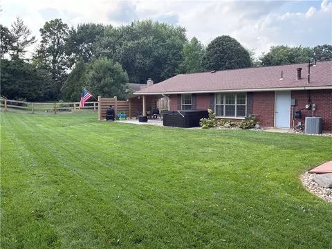 Exterior - 2308 Wrenside Ln, Kettering, OH 45440 photo 7 of 10
