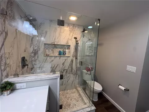Bath - 2308 Wrenside Ln, Kettering, OH 45440 photo 3 of 4
