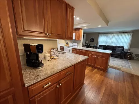 Kitchen - 2308 Wrenside Ln, Kettering, OH 45440 photo 4 of 7