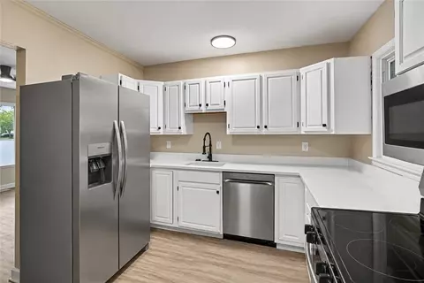 Kitchen - 2151 S Smithville, Kettering, OH 45420 photo 2 of 3