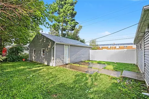 Exterior - 2151 S Smithville, Kettering, OH 45420 photo 3 of 4