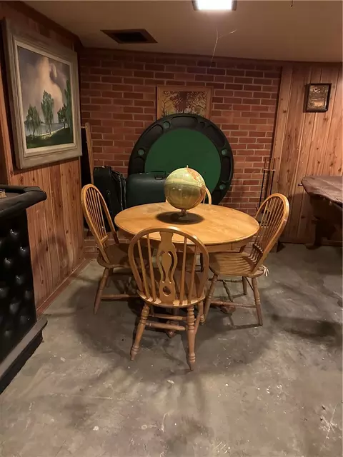 Dining - 8815 Yankee St, Centerville, OH 45458 photo 2 of 2