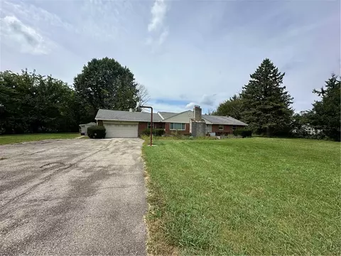 Exterior - 8815 Yankee St, Centerville, OH 45458 photo 1 of 7