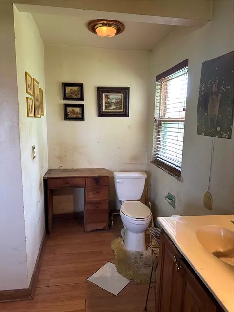 Bath - 8815 Yankee St, Centerville, OH 45458 photo 3 of 3