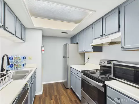 Kitchen - 1463 Eagle Highlands Dr, Fairborn, OH 45324 photo 1 of 1