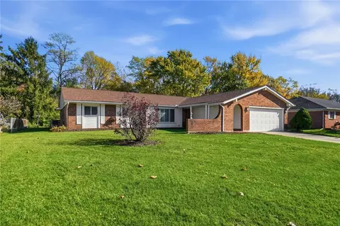 7596 Roselake Dr, Dayton, OH 45414