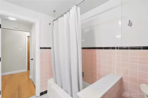 Bath - 751 Laurelwood Rd, Kettering, OH 45419 photo 4 of 4