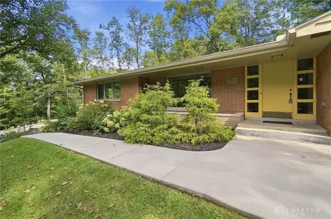 Exterior - 751 Laurelwood Rd, Kettering, OH 45419 photo 3 of 15