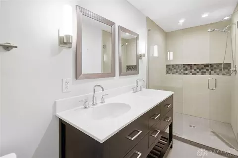 Bath - 751 Laurelwood Rd, Kettering, OH 45419 photo 1 of 4