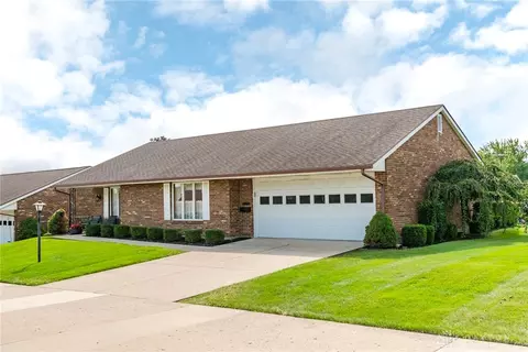 Exterior - 1011 Abington Pl, Springfield, OH 45503 photo 3 of 8