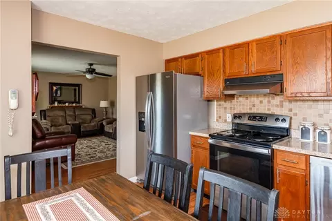 Kitchen - 1011 Abington Pl, Springfield, OH 45503 photo 3 of 3