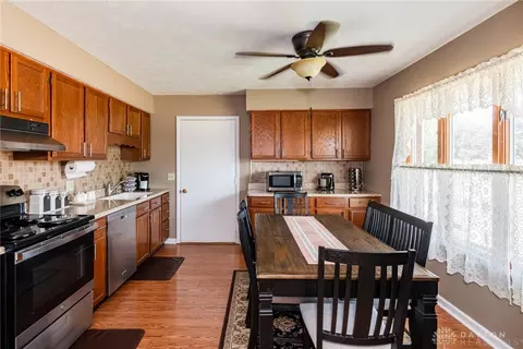 Kitchen - 1011 Abington Pl, Springfield, OH 45503 photo 1 of 3