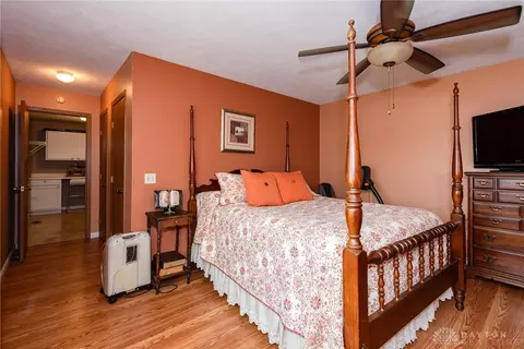 Bedroom - 1011 Abington Pl, Springfield, OH 45503 photo 4 of 5