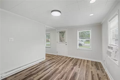 Living - 2629 Berger Ave, Springfield, OH 45503 photo 3 of 4