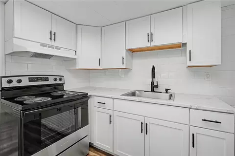 Kitchen - 2629 Berger Ave, Springfield, OH 45503 photo 3 of 5