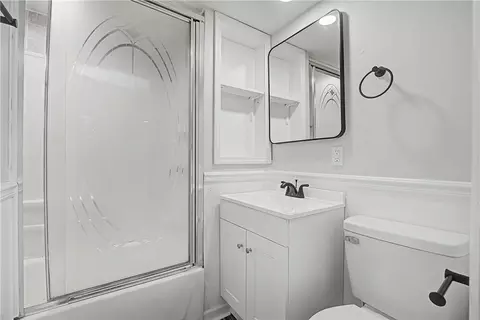 Bath - 2629 Berger Ave, Springfield, OH 45503 photo 1 of 1