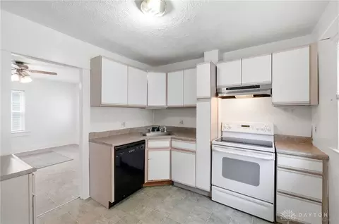 Kitchen - 719 N Belmont Ave, Springfield, OH 45503 photo 1 of 4
