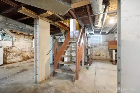 Entry Way - 719 N Belmont Ave, Springfield, OH 45503 photo 2 of 2