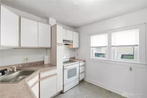 Kitchen - 719 N Belmont Ave, Springfield, OH 45503 photo 3 of 4