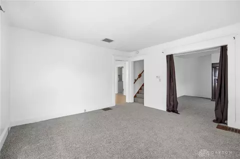 Living - 719 N Belmont Ave, Springfield, OH 45503 photo 3 of 7
