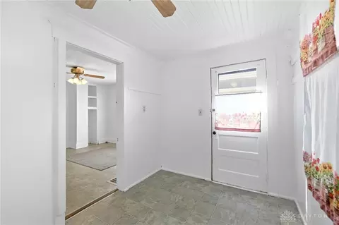 Entry Way - 719 N Belmont Ave, Springfield, OH 45503 photo 1 of 2