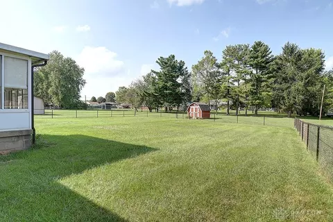 Exterior - 2752 Danbury Rd, Springfield, OH 45505 photo 7 of 8