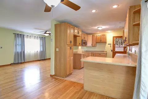 Living - 2752 Danbury Rd, Springfield, OH 45505 photo 5 of 5
