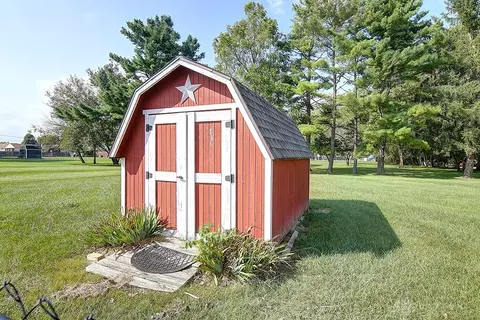 Exterior - 2752 Danbury Rd, Springfield, OH 45505 photo 8 of 8