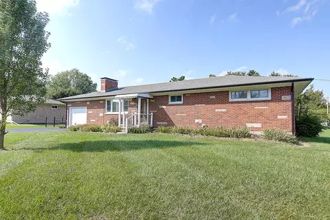 Exterior - 2752 Danbury Rd, Springfield, OH 45505 photo 2 of 8