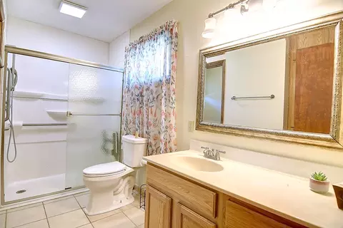 Bath - 2752 Danbury Rd, Springfield, OH 45505 photo 1 of 2