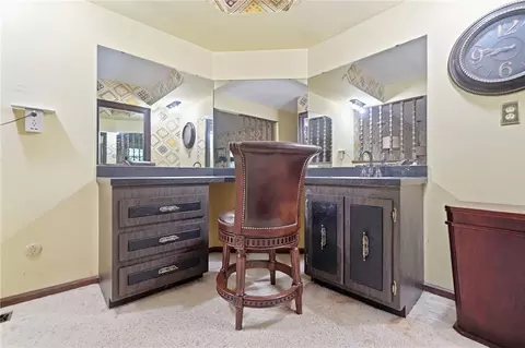Bath - 910 Sunnycreek Dr, Centerville, OH 45458 photo 1 of 9