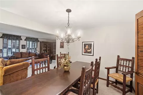 Dining - 910 Sunnycreek Dr, Centerville, OH 45458 photo 2 of 5