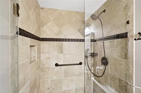 Bath - 910 Sunnycreek Dr, Centerville, OH 45458 photo 3 of 9