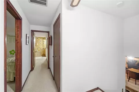 Entry Way - 910 Sunnycreek Dr, Centerville, OH 45458 photo 4 of 5