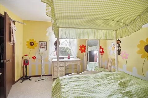 Bedroom - 910 Sunnycreek Dr, Centerville, OH 45458 photo 4 of 5