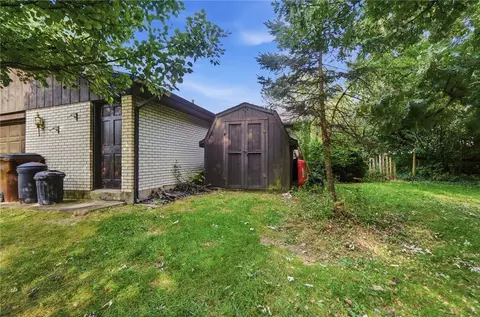 Exterior - 910 Sunnycreek Dr, Centerville, OH 45458 photo 13 of 15