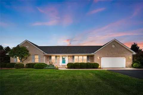 135 Country Manor Dr, Wilmington, OH 45177