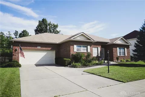 5981 Oak Ridge Dr, Huber Heights, OH 45424
