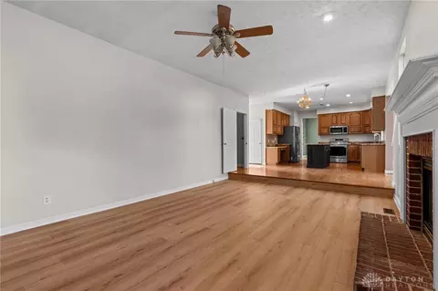 Living - 53 Meadows Dr, Springboro, OH 45066 photo 6 of 8