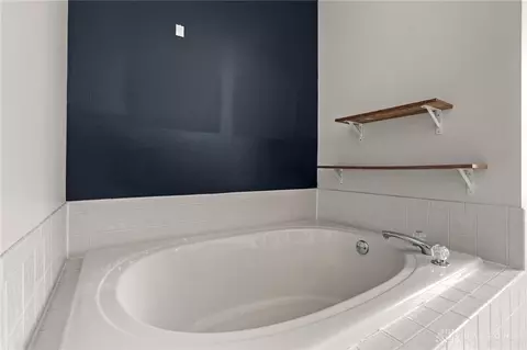 Bath - 53 Meadows Dr, Springboro, OH 45066 photo 5 of 6