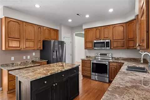 Kitchen - 53 Meadows Dr, Springboro, OH 45066 photo 3 of 5